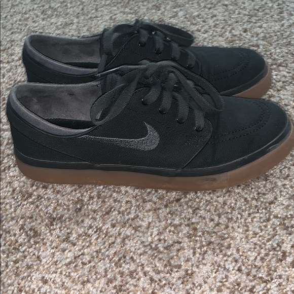 boys janoski